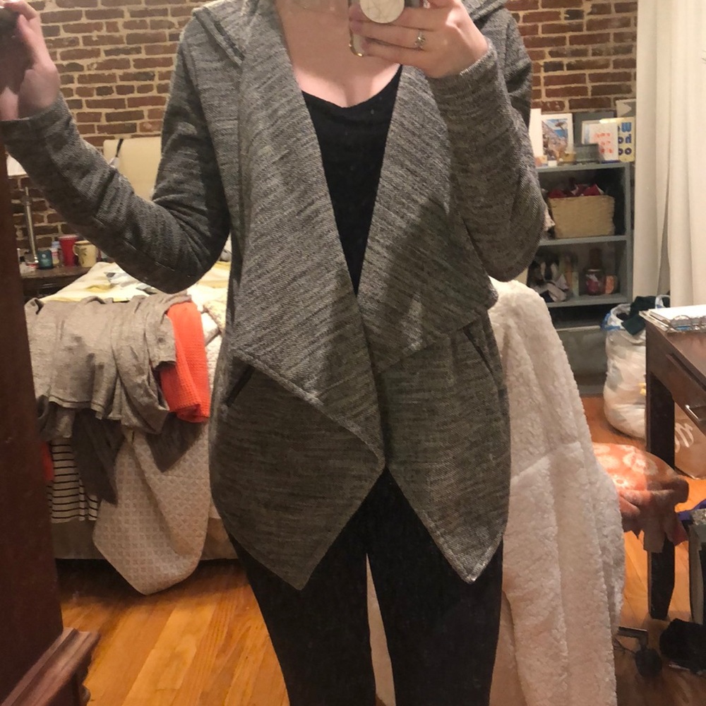 BB Dakota sweater